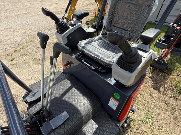 #603-•-2025-cfg-industrial-mx15r-hydraulic-track-type-mini-excavator-image-12