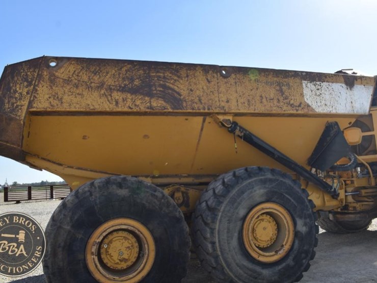 2011-caterpillar-740b-image-35