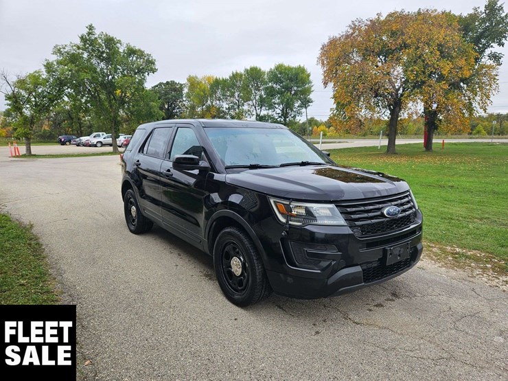 2016-ford-explorer-image-2