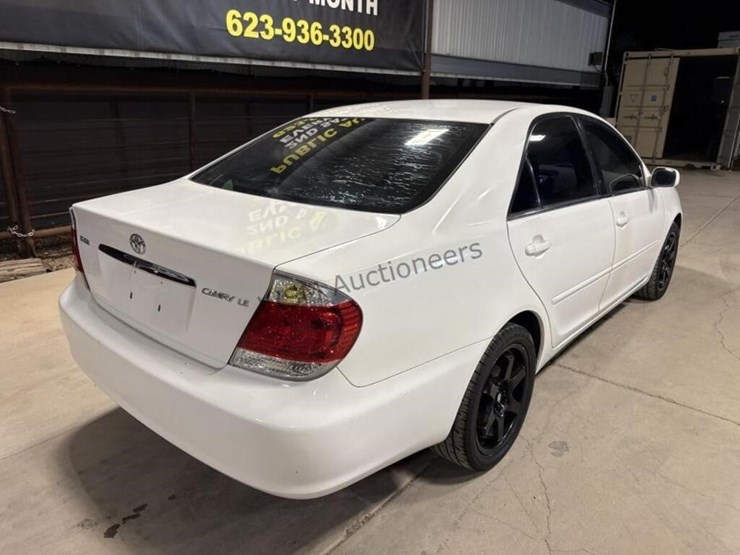 2005-toyota-camry-sdn-image-7