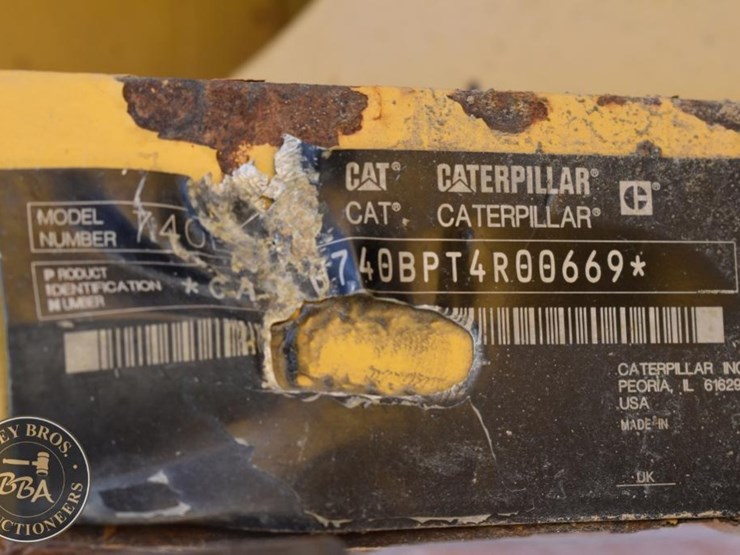 2012-caterpillar-740b-image-22