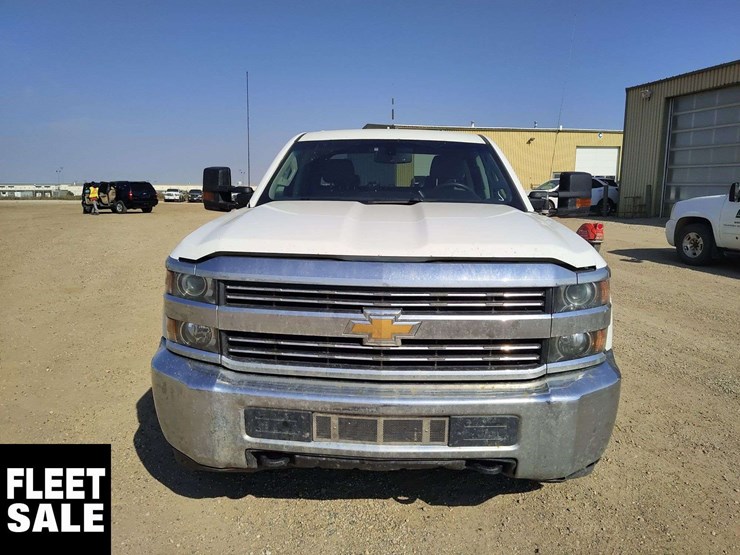 2018-chevrolet-silverado-3500hd-image-26
