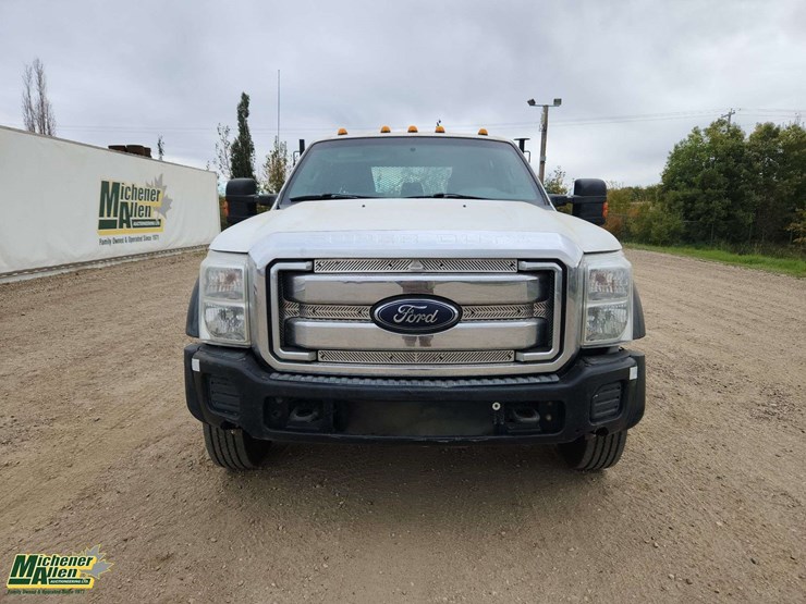 2014-ford-f550-image-32