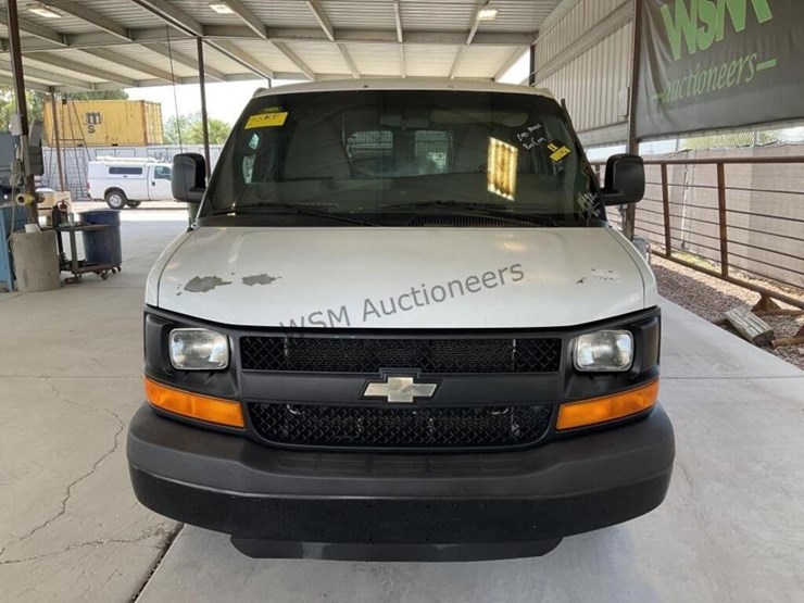 2014-chevrolet-express-3500-image-3