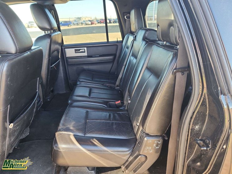2013-ford-expedition-image-17