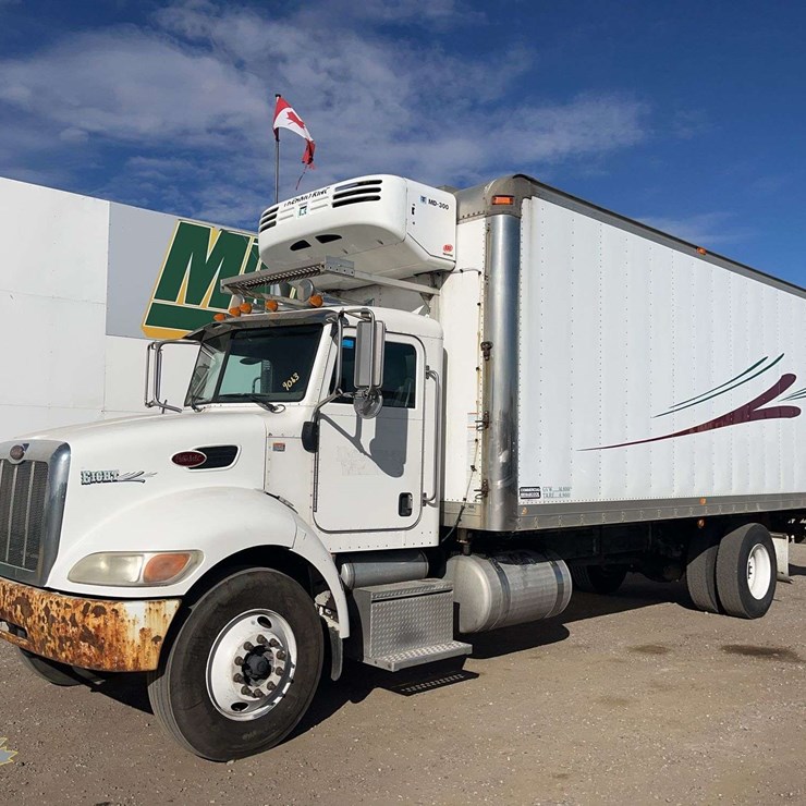 2009 PETERBILT 335