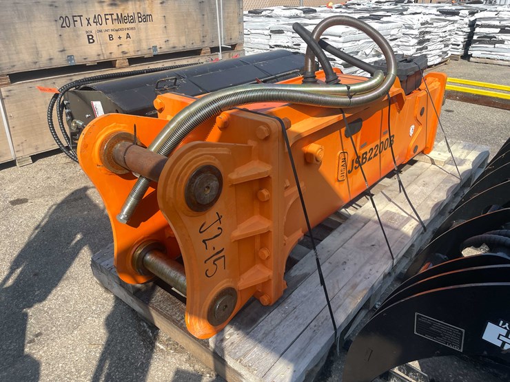 caterpillar-320-image-9