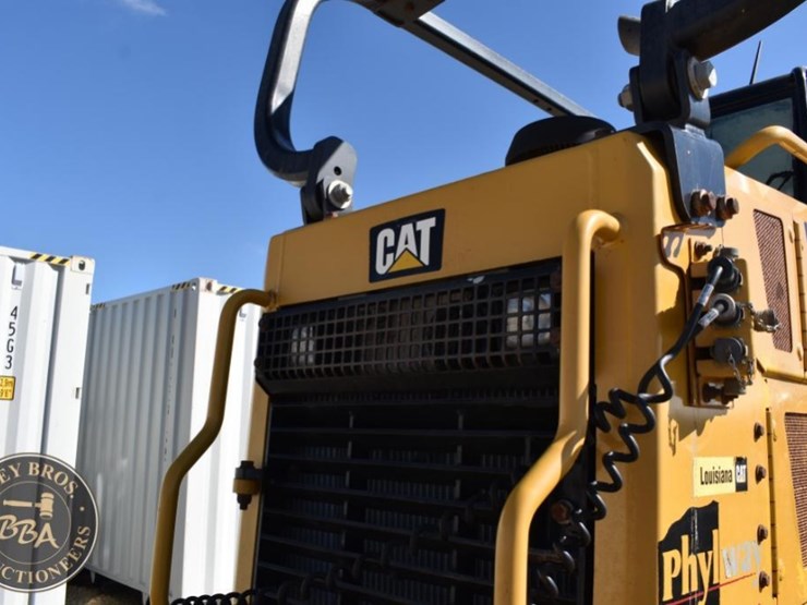 2020-caterpillar-d6n-lgp-image-41