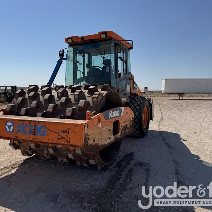 2018 XCMG CV122PD
