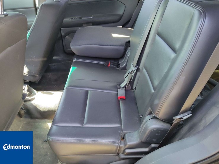 2015-ford-explorer-image-14