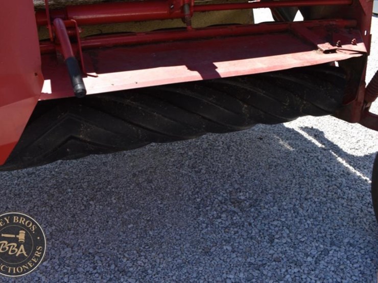 new-holland-h7230-image-28