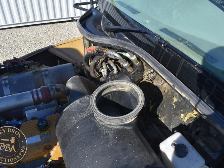 2011-caterpillar-740b-image-70