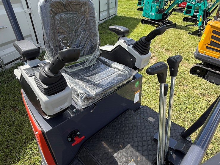 #602-•-2025-cfg-industrial-mx15r-hydraulic-track-type-mini-excavator-image-7