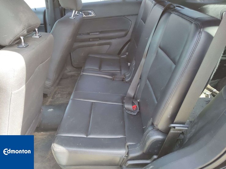 2018-ford-explorer-image-16