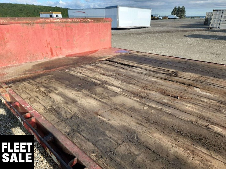 2008-manac-tri/a-step-deck-trailer-image-31