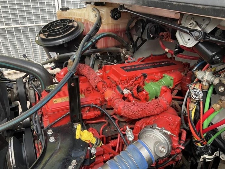 2014-freightliner-m2-image-30