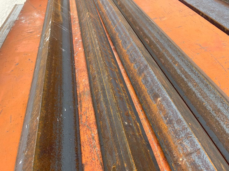 #3051-•-(4)-assorted-pieces-of-thick-wall-angle-iron-(cont)-image-5
