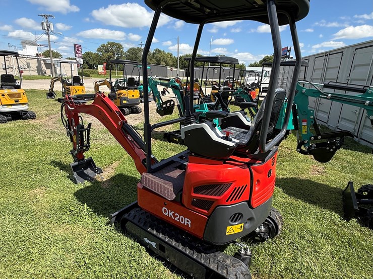 #613-•-2025-cfg-industrial-qk20r-hydraulic-track-type-mini-excavator-image-15