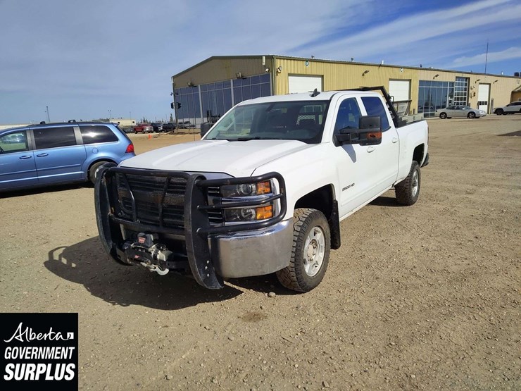 2017-chevrolet-silverado-2500hd-image-33