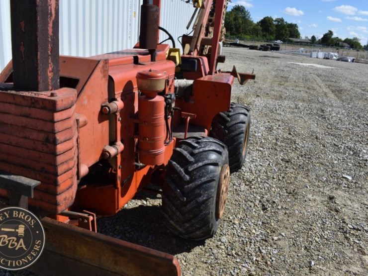 ditch-witch-r65-image-36