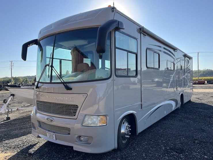 2005-gulf-stream-sun-voyager-motorhome-image-2