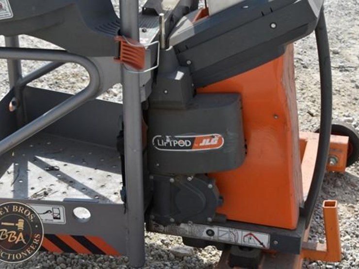2012-jlg-fs80-image-11