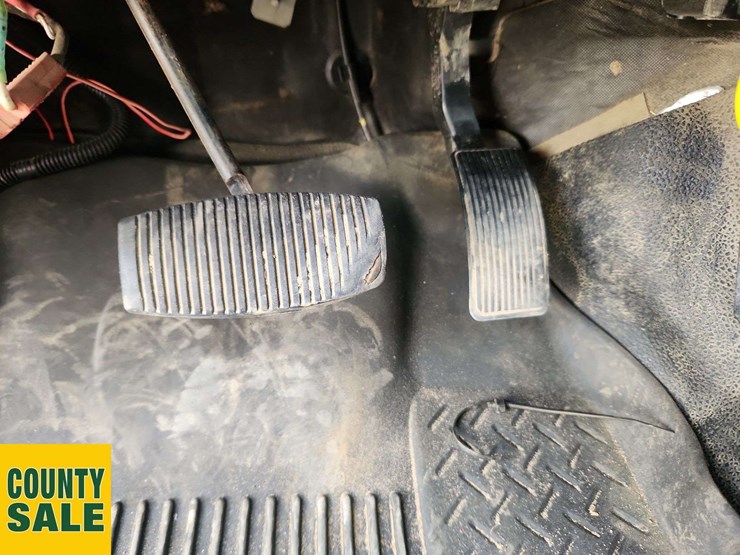 2013-ford-f550-image-17