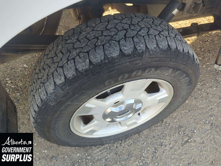 2010-ford-f150-image-32