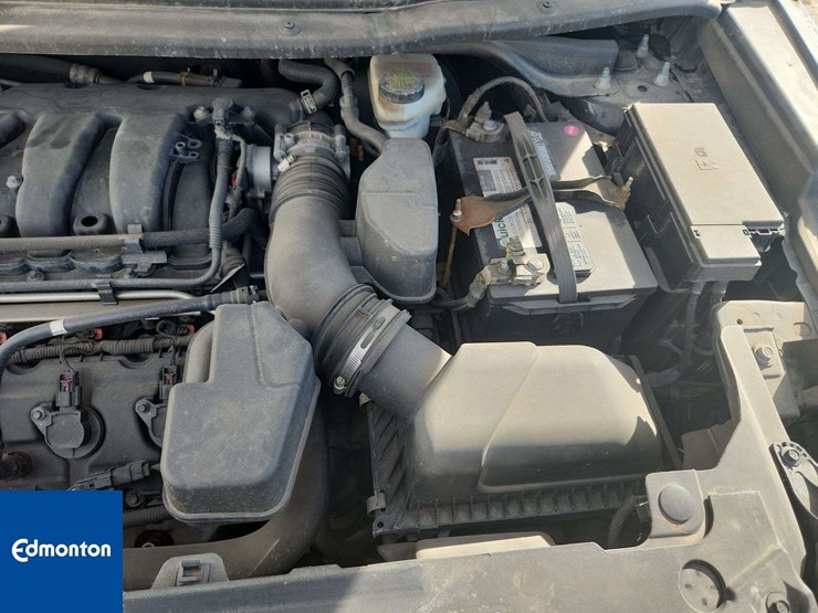 2016-ford-explorer-image-27