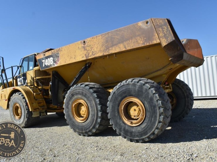 2012-caterpillar-740b-image-38