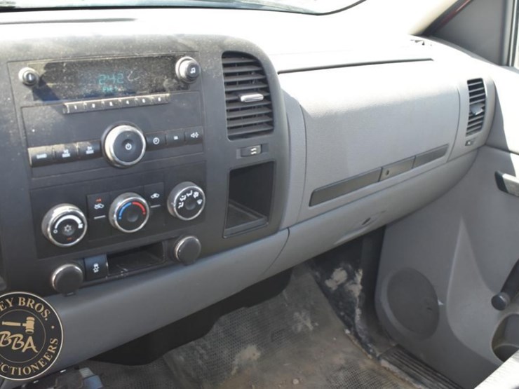 2010-chevrolet-silverado-1500-image-13
