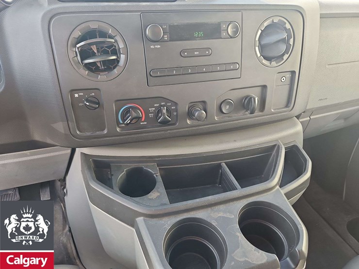 2012-ford-cargo-image-8