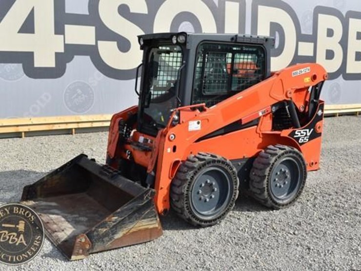 2020-kubota-ssv65-image-3