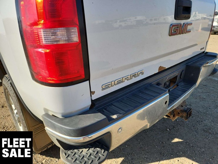 2015-gmc-sierra-2500hd-image-35
