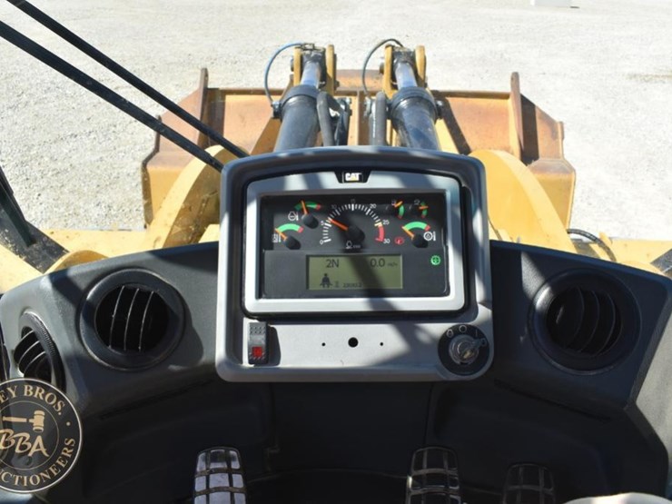2014-caterpillar-982m-image-15