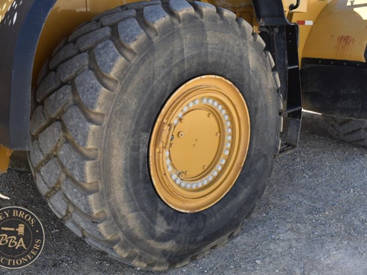 2014-caterpillar-982m-image-57