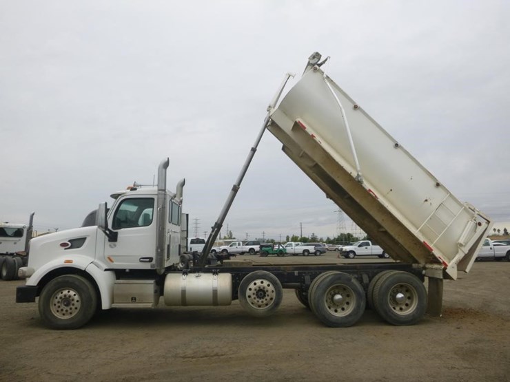 2019-peterbilt-567-image-6
