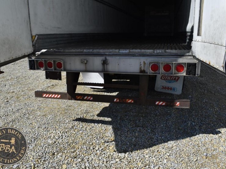2013-utility-3000r-image-21