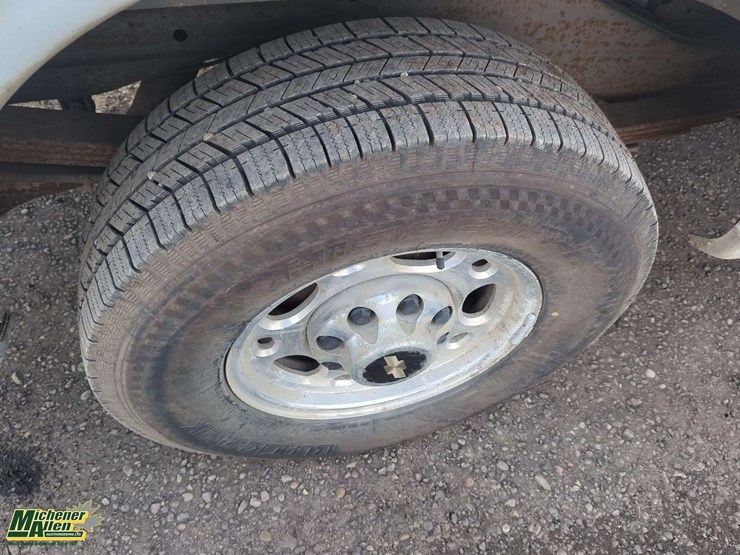 2001-chevrolet-express-3500-image-35