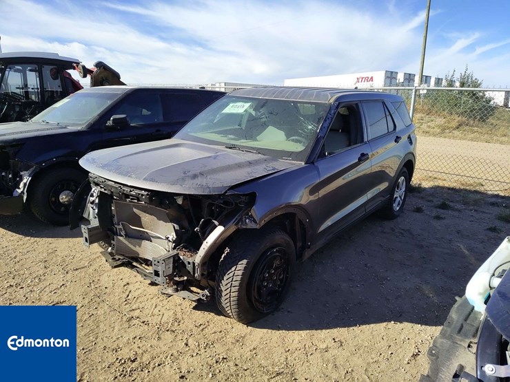 2022-ford-explorer-image-1