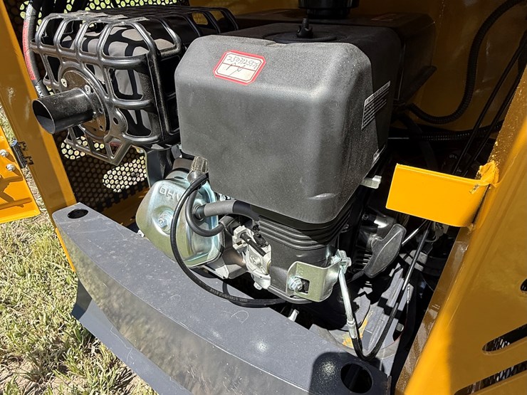 #608-•-2025-cfg-industrial-mx12rx-hydraulic-track-type-mini-excavator-image-9