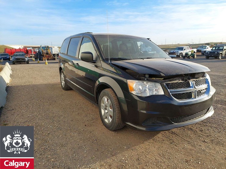 2013-dodge-grand-caravan-image-2