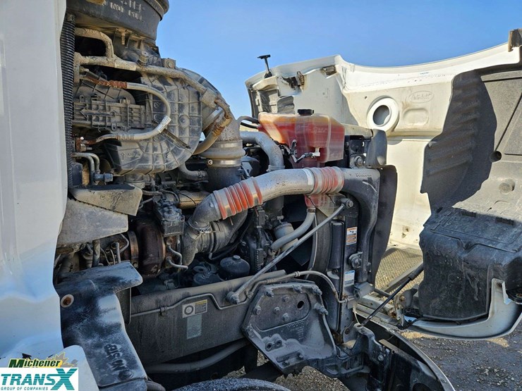 2019-peterbilt-579-image-39