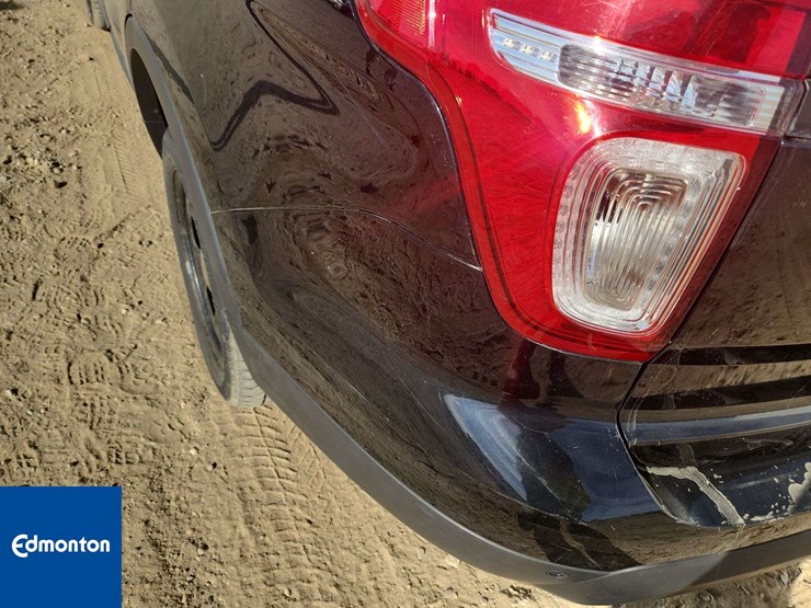 2014-ford-explorer-image-38