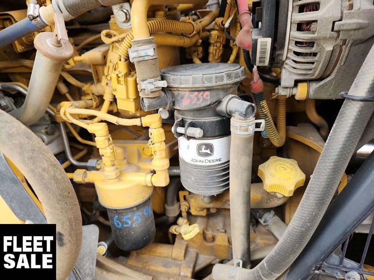 2015-deere-410l-image-23
