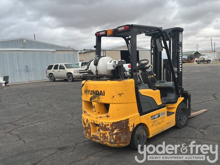 2018-hyundai-30lc-7a-image-5
