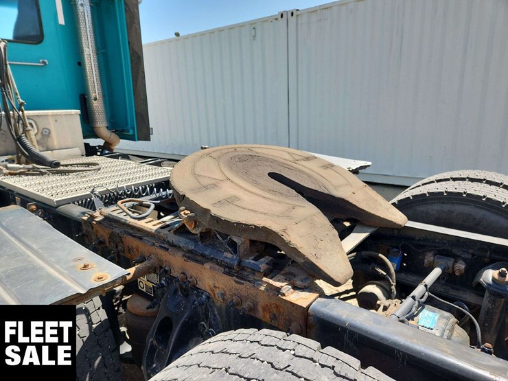 2019-peterbilt-579-image-15