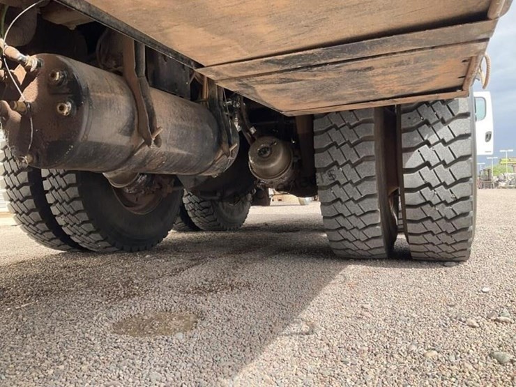 2014-freightliner-m2-image-47