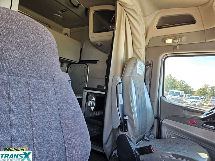 2019-peterbilt-579-image-20