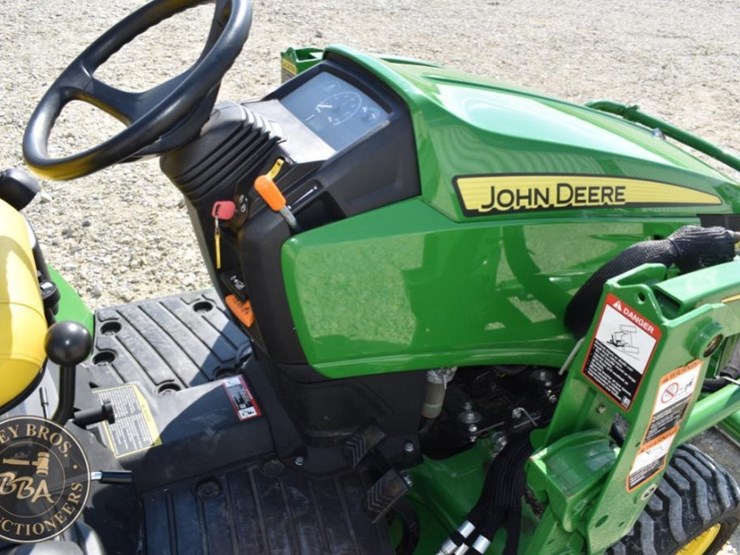 2022-john-deere-1025r-image-22